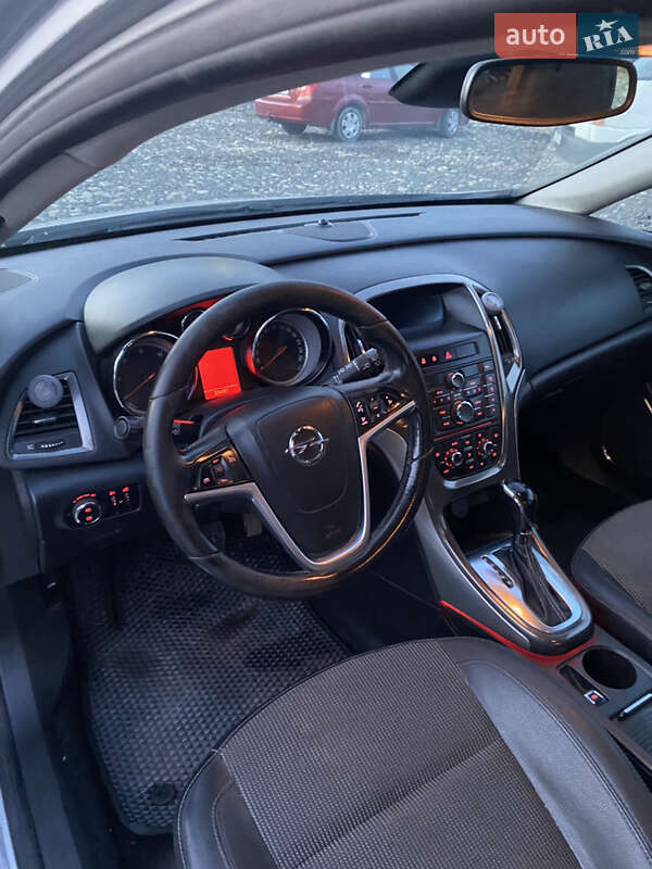 Хэтчбек Opel Astra 2011 в Иршаве фото 8 Хэтчбек Opel Astra 2011 в Иршаве