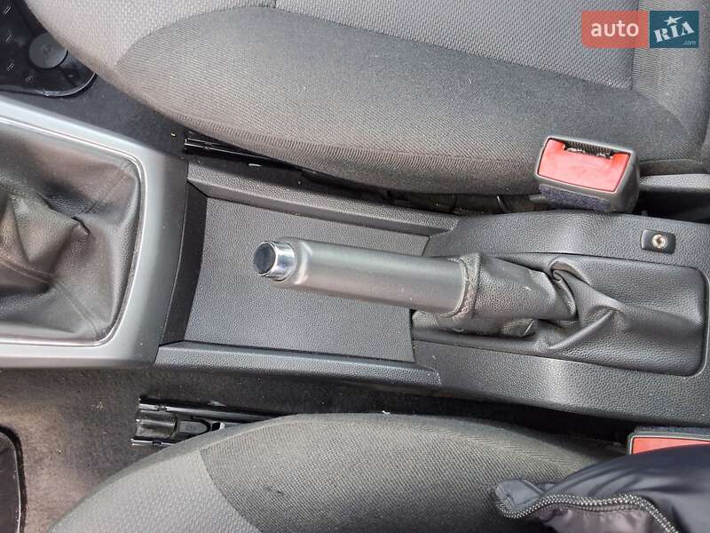 Универсал Opel Astra 2011 в Хороле фото 22 Универсал Opel Astra 2011 в Хороле