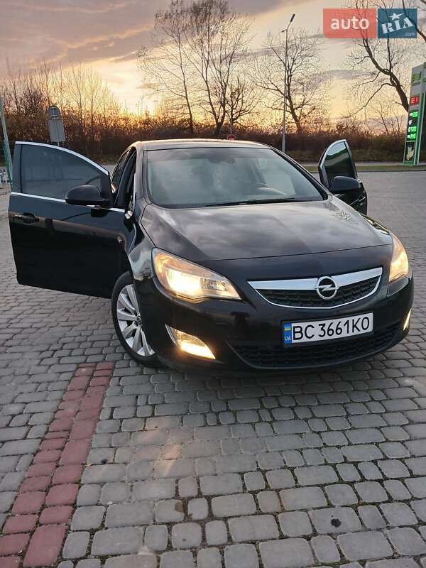 Opel Astra 2010 Opel Astra 2010