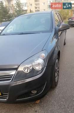 Универсал Opel Astra 2010 в Тернополе