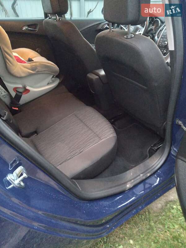 Универсал Opel Astra 2015 в Осии фото 20 Универсал Opel Astra 2015 в Осии