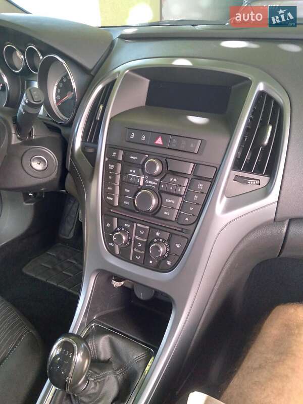 Универсал Opel Astra 2015 в Осии фото 28 Универсал Opel Astra 2015 в Осии