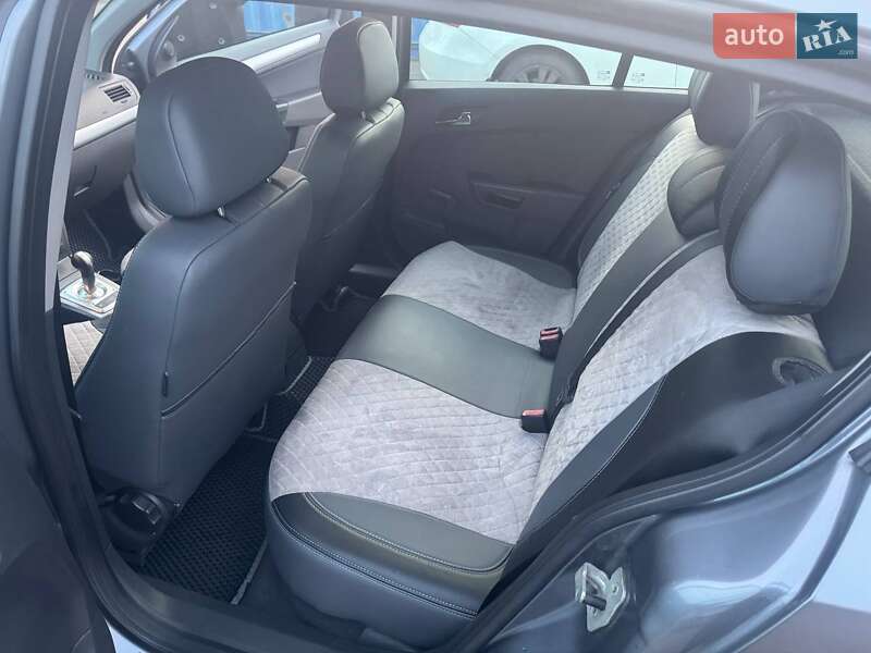 Хэтчбек Opel Astra 2006 в Киеве