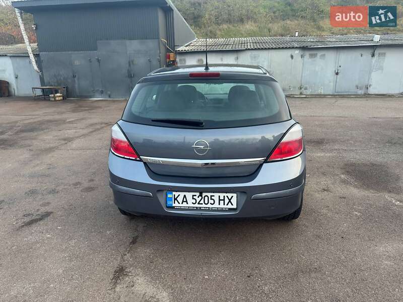 Хэтчбек Opel Astra 2006 в Киеве