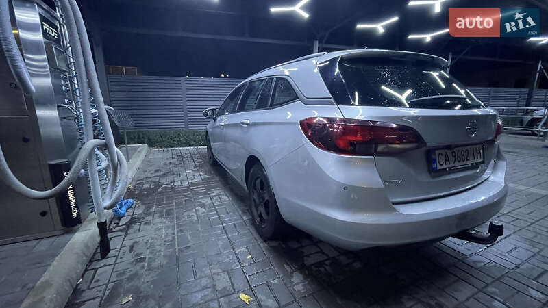 Універсал Opel Astra 2017 в Черкасах