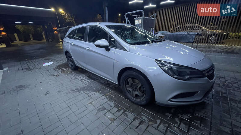 Універсал Opel Astra 2017 в Черкасах
