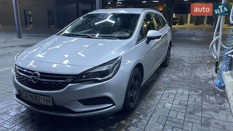 Універсал Opel Astra 2017 в Черкасах