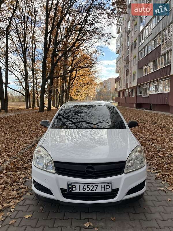 Хэтчбек Opel Astra 2007 в Полтаве