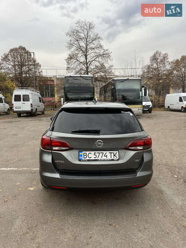 Универсал Opel Astra 2017 в Львове