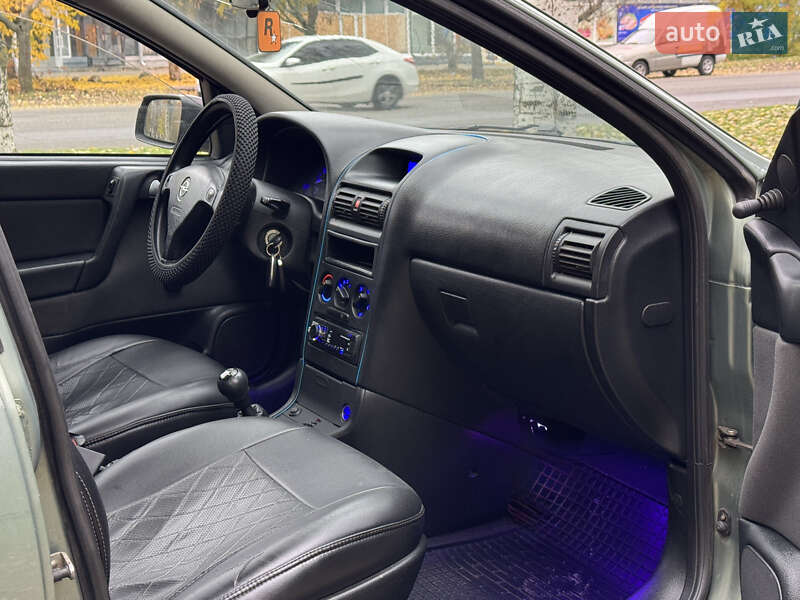 Седан Opel Astra 2007 в Запорожье