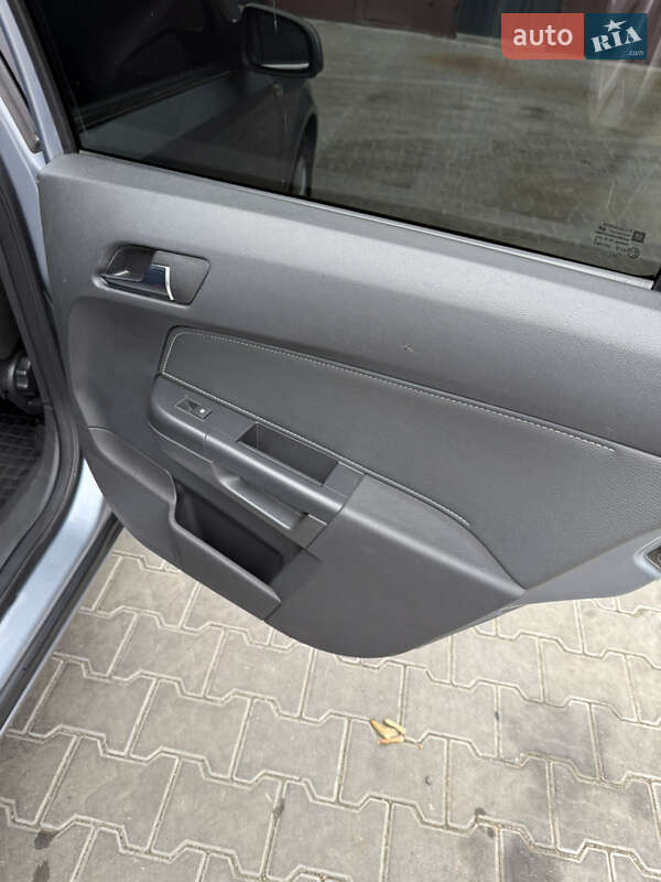 Универсал Opel Astra 2008 в Одессе