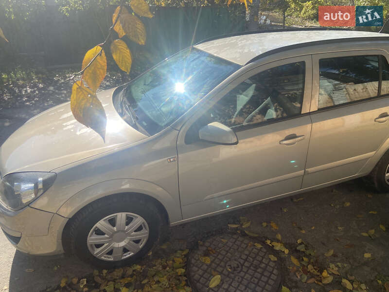 Универсал Opel Astra 2005 в Киеве