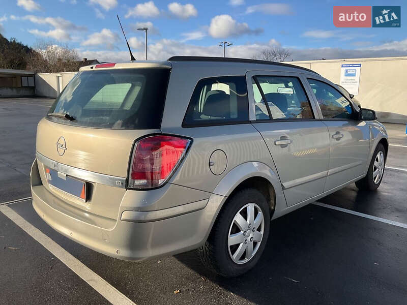 Универсал Opel Astra 2005 в Киеве