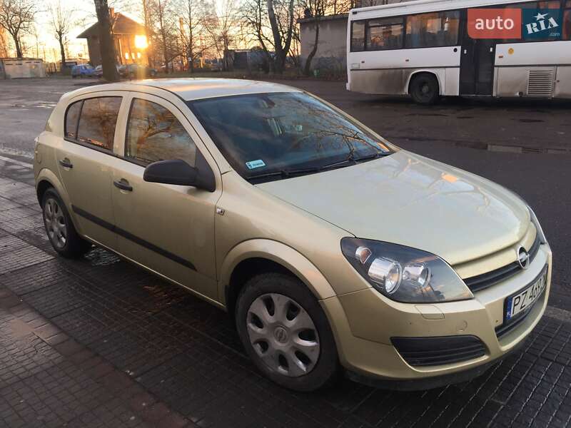 Хэтчбек Opel Astra 2004 в Луцке фото 2 Хэтчбек Opel Astra 2004 в Луцке