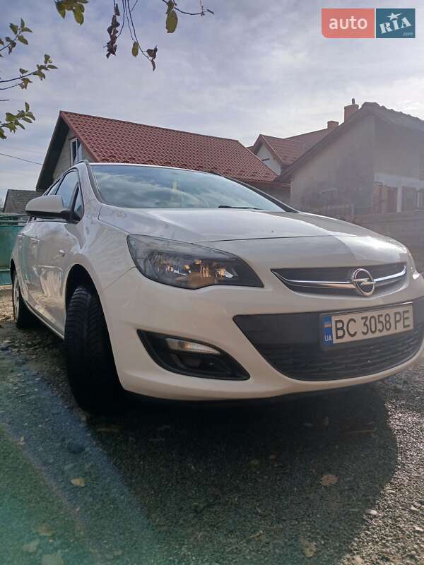 Универсал Opel Astra 2015 в Стрые фото Универсал Opel Astra 2015 в Стрые