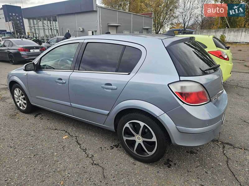 Хэтчбек Opel Astra 2005 в Черкассах