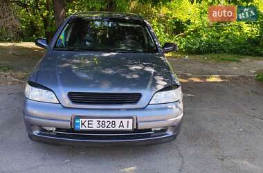 Седан Opel Astra 2006 в Днепре
