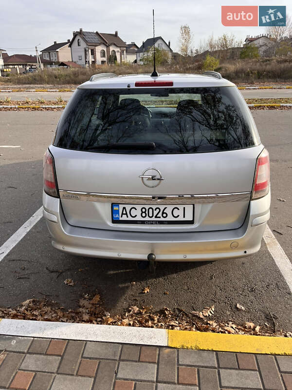 Універсал Opel Astra 2009 в Петропавлівській Борщагівці