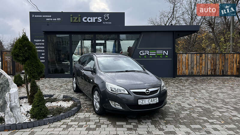 Opel Astra 2011 Opel Astra 2011