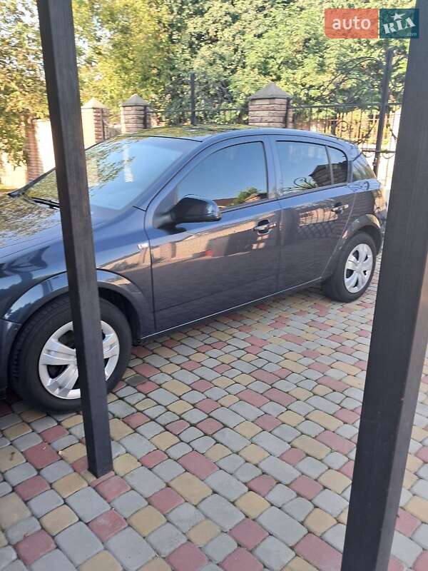 Хетчбек Opel Astra 2011 в Луцьку