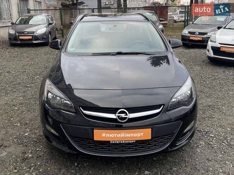 Універсал Opel Astra 2014 в Сумах
