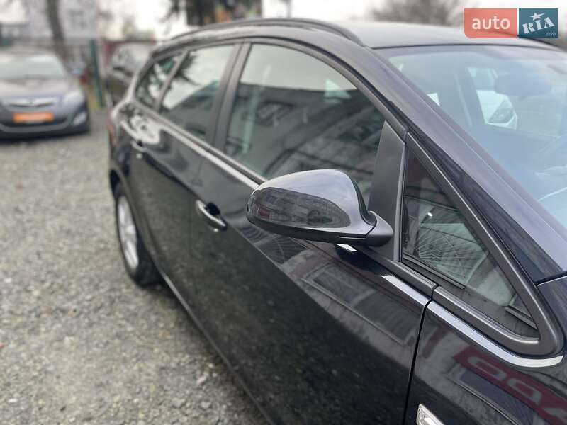 Універсал Opel Astra 2014 в Сумах