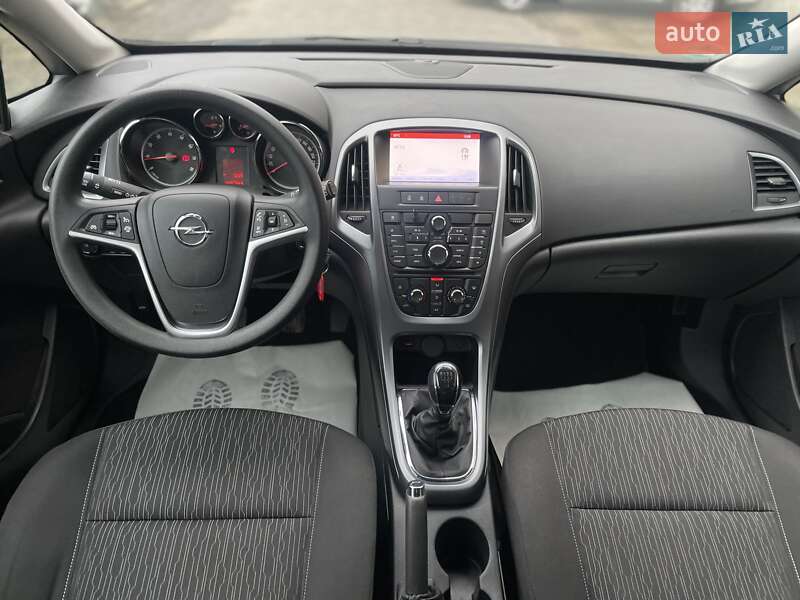 Універсал Opel Astra 2014 в Сумах