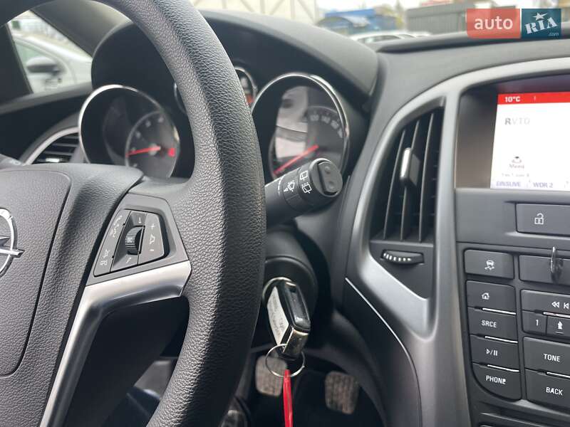 Універсал Opel Astra 2014 в Сумах