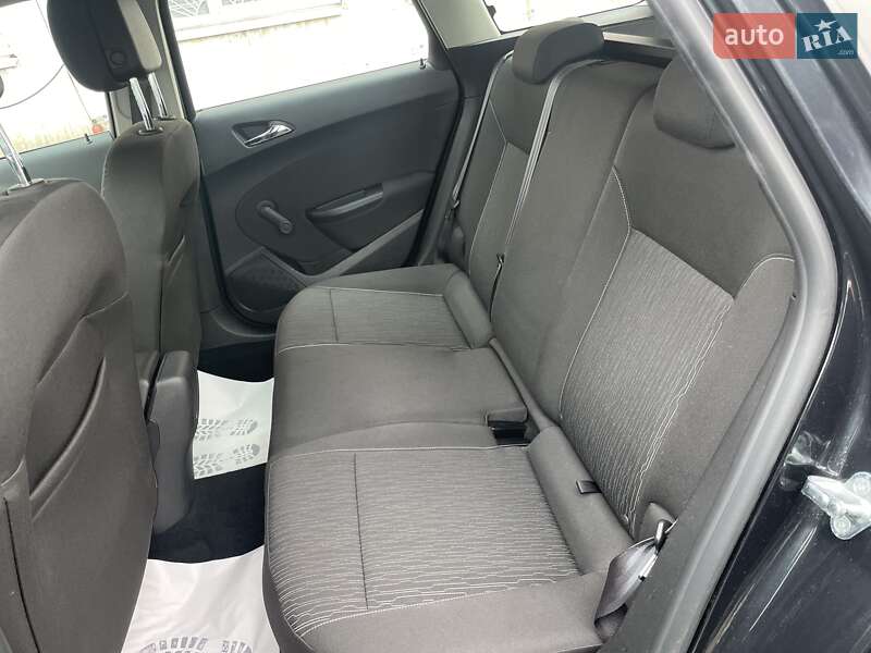 Універсал Opel Astra 2014 в Сумах