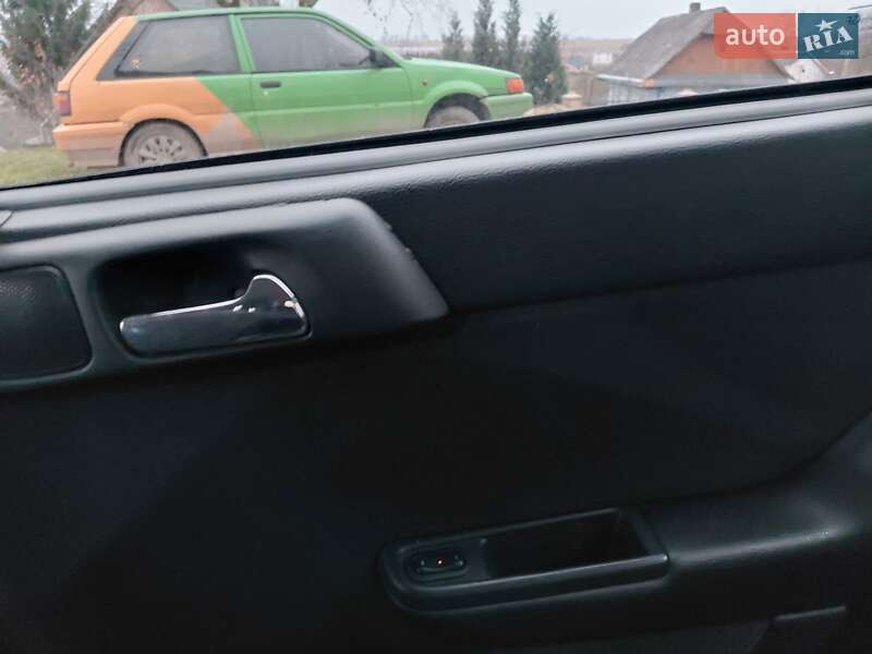 Седан Opel Astra 2002 в Черновцах