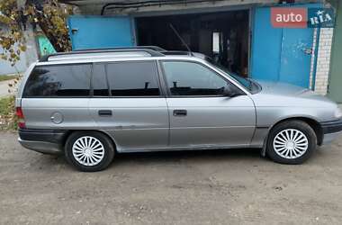 Универсал Opel Astra 1996 в Обухове