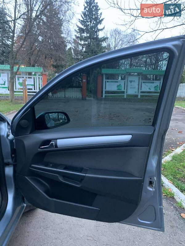 Універсал Opel Astra 2006 в Ромнах фото 13 Універсал Opel Astra 2006 в Ромнах