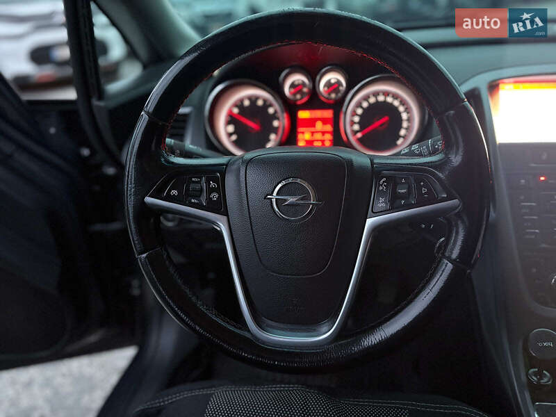 Универсал Opel Astra 2015 в Львове