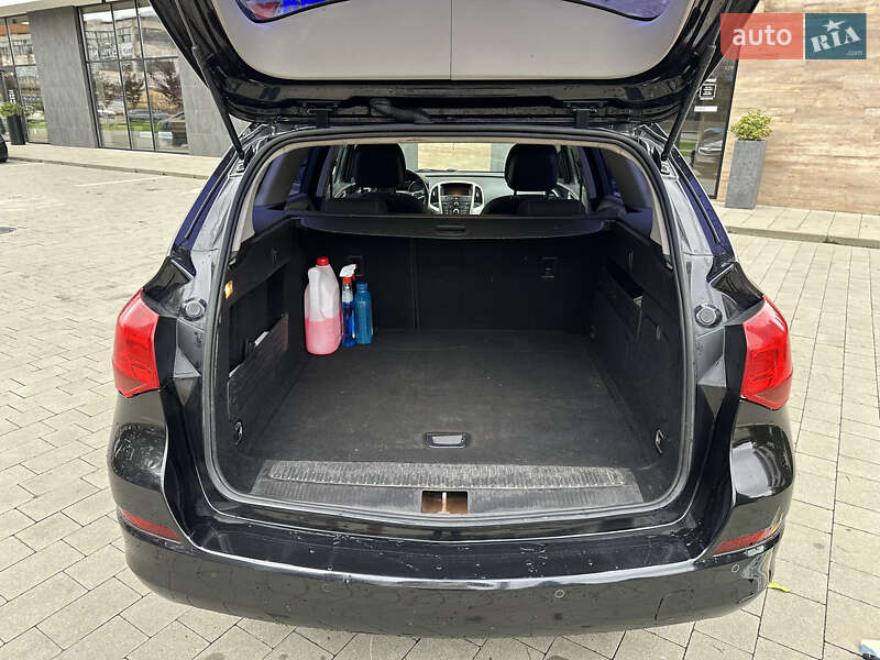 Универсал Opel Astra 2010 в Ужгороде