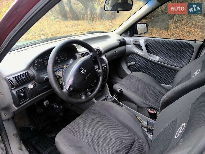 Хетчбек Opel Astra 1992 в Синельниковому фото 3 Хетчбек Opel Astra 1992 в Синельниковому