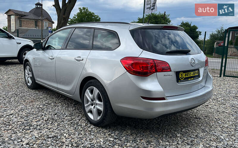 Универсал Opel Astra 2012 в Коломые