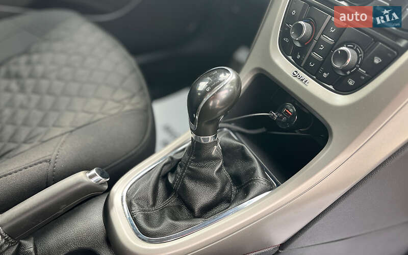 Универсал Opel Astra 2012 в Коломые