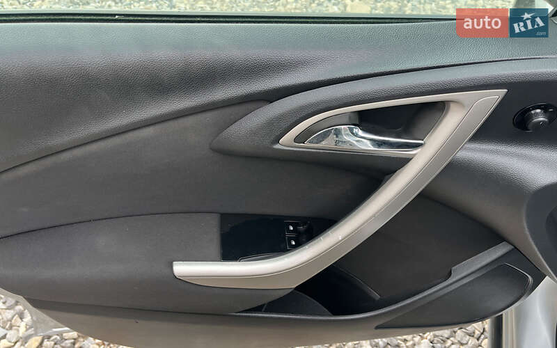 Универсал Opel Astra 2012 в Коломые