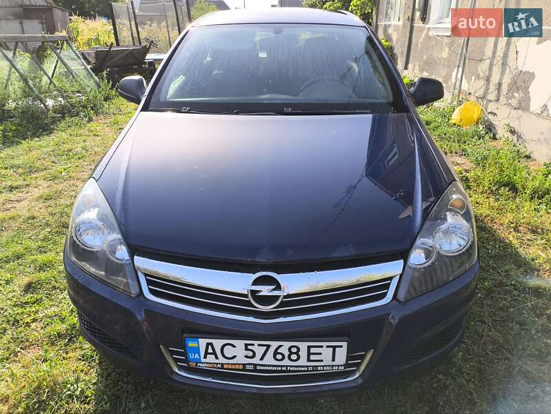 Универсал Opel Astra 2012 в Луцке