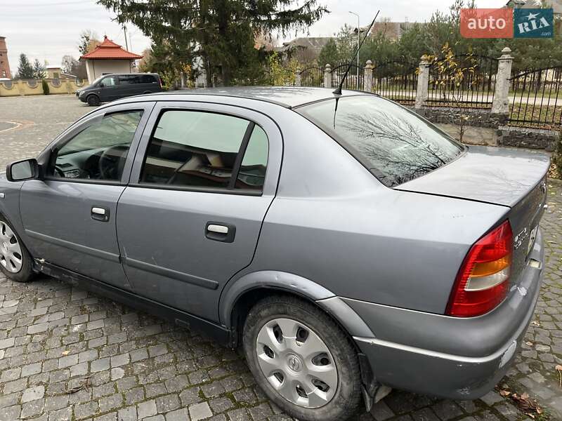 Седан Opel Astra 2008 в Золочеві