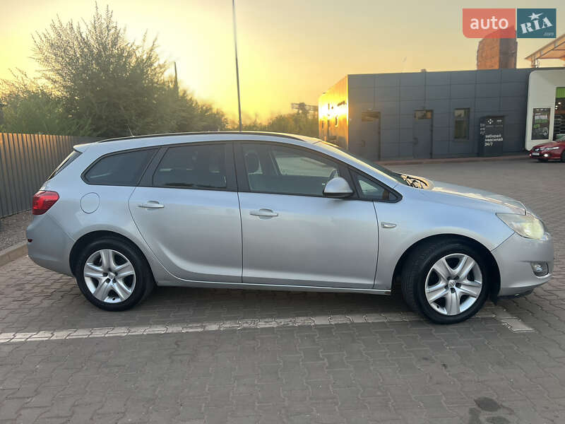 Універсал Opel Astra 2011 в Кривому Розі фото 3 Універсал Opel Astra 2011 в Кривому Розі