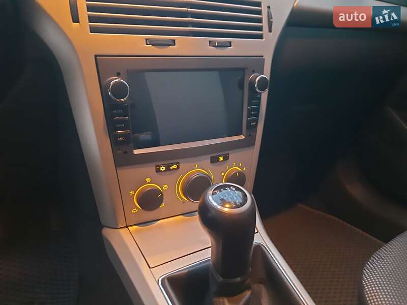 Універсал Opel Astra 2008 в Дубні