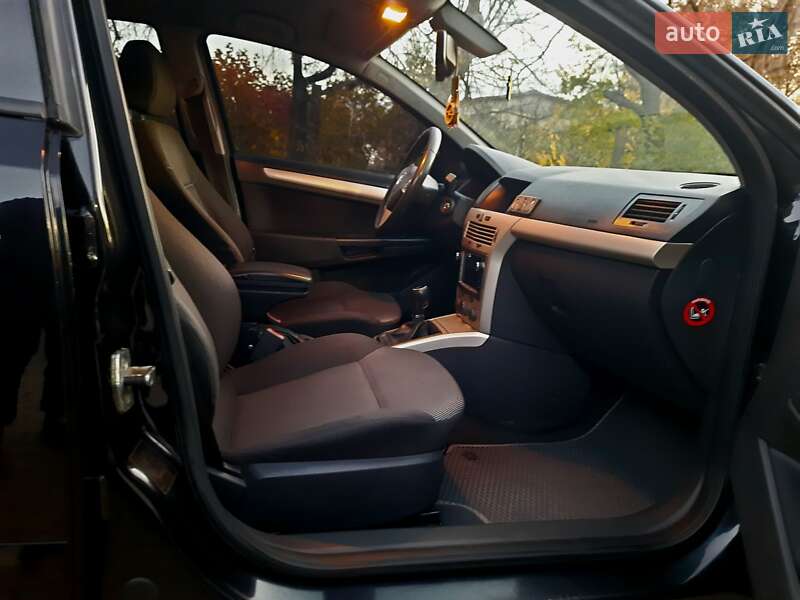 Універсал Opel Astra 2008 в Дубні