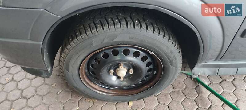 Седан Opel Astra 2006 в Днепре