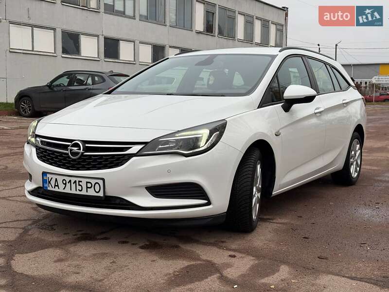 Універсал Opel Astra 2018 в Чернігові