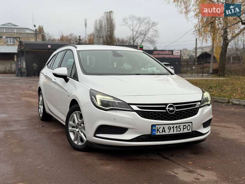 Універсал Opel Astra 2018 в Чернігові