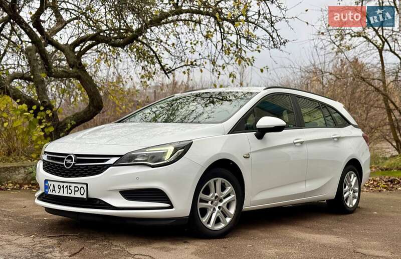 Універсал Opel Astra 2018 в Чернігові
