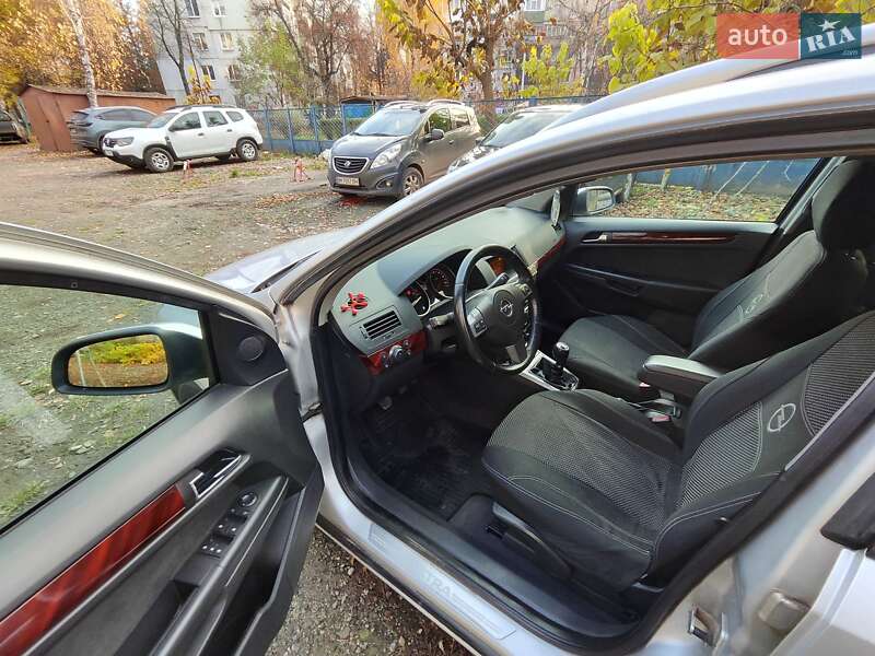 Универсал Opel Astra 2004 в Сумах
