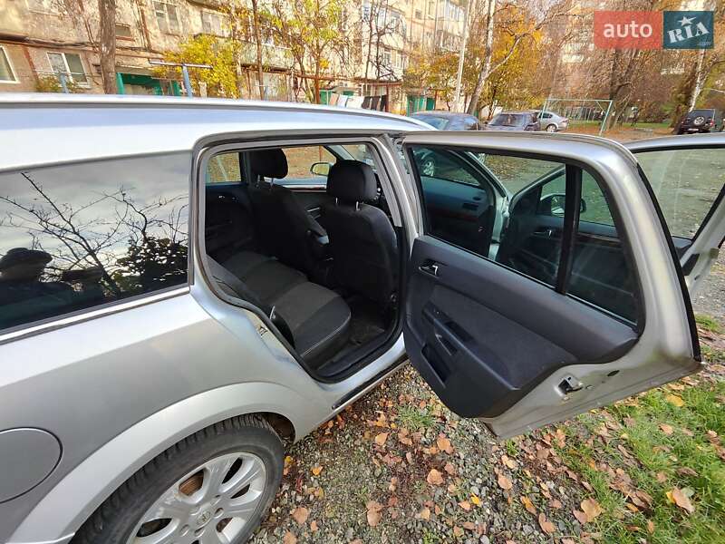 Универсал Opel Astra 2004 в Сумах