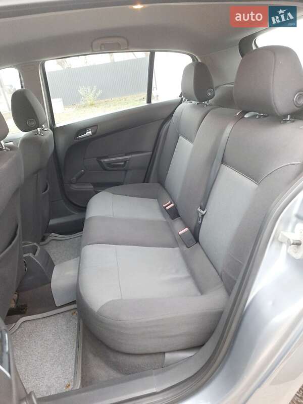 Хэтчбек Opel Astra 2007 в Снятине фото 5 Хэтчбек Opel Astra 2007 в Снятине